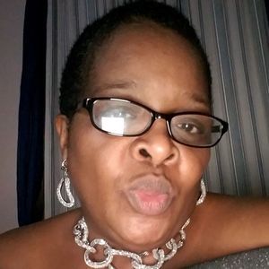 Meet your Posher, Faye